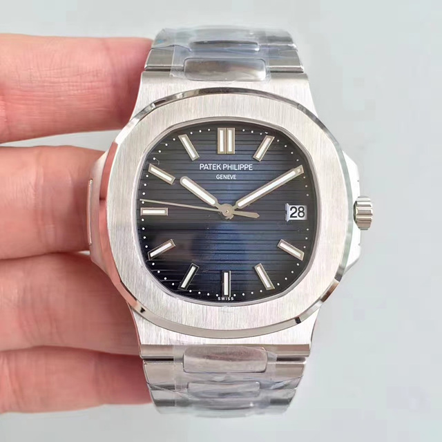 파텍필립(PATEK PHILIPPE)노틸러스 점보 5711 블루